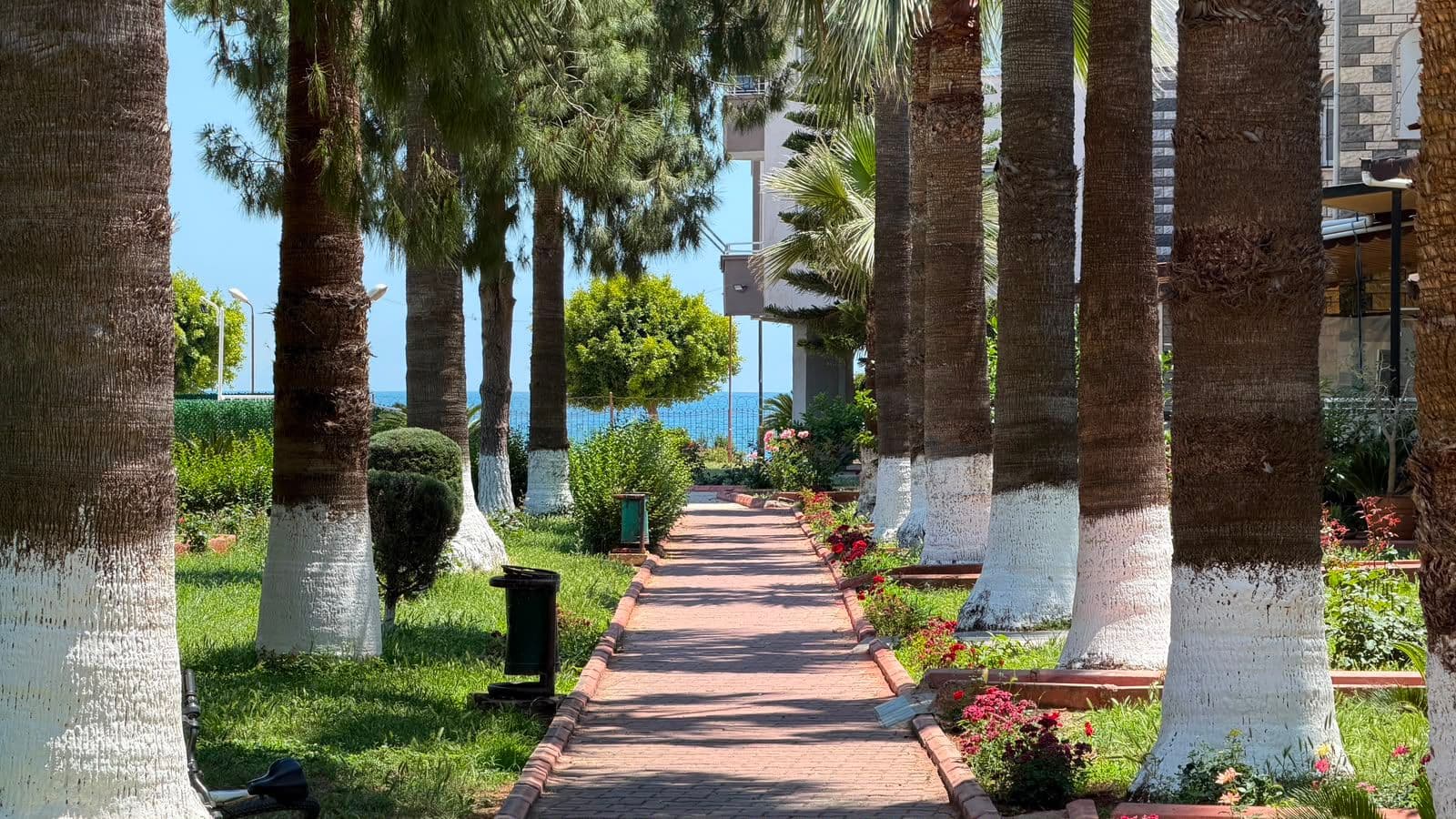 Mersin Davultepe'de Denize Sıfır 7+1 Triplex Villa 8