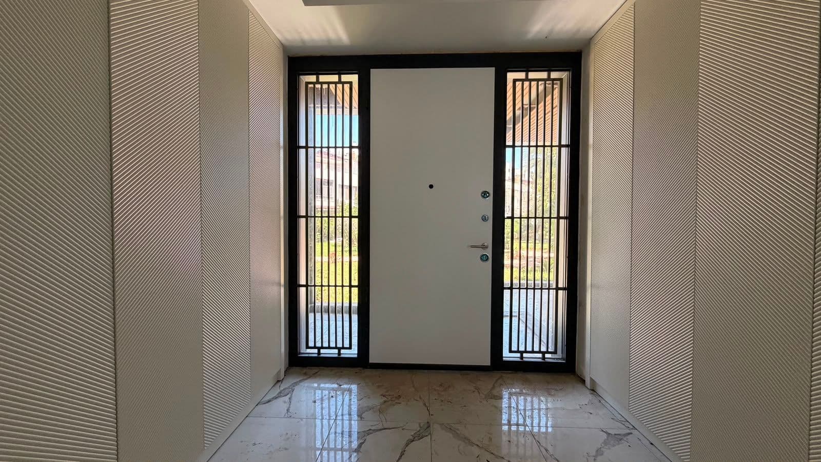 Mersin Davultepe'de Denize Sıfır 7+1 Triplex Villa 19