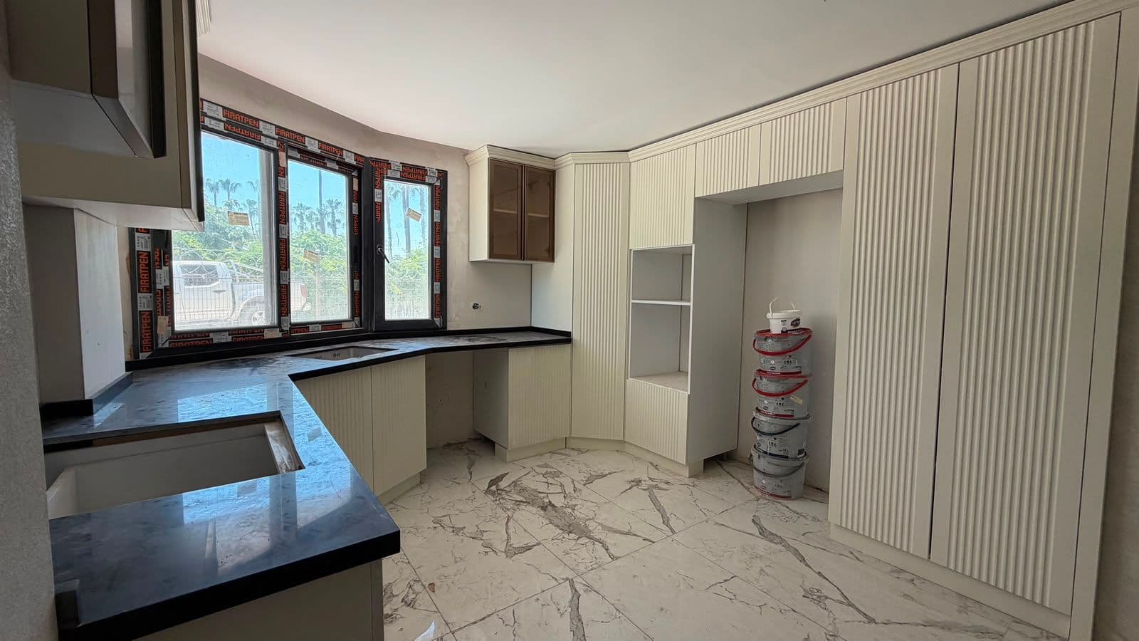 Mersin Davultepe'de Denize Sıfır 7+1 Triplex Villa 16