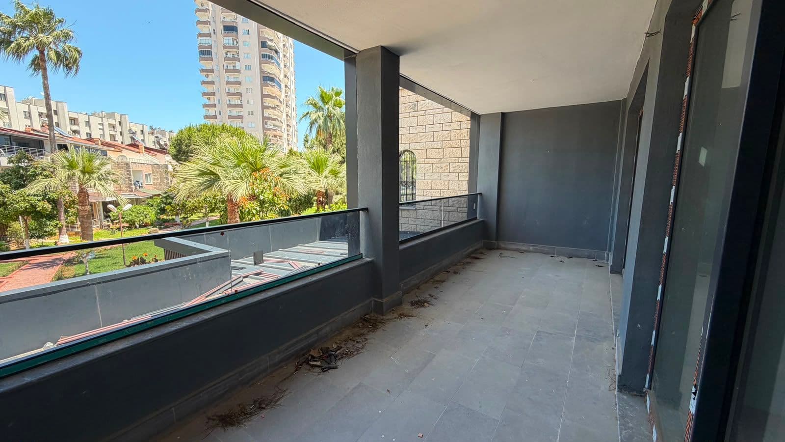Mersin Davultepe'de Denize Sıfır 7+1 Triplex Villa 27