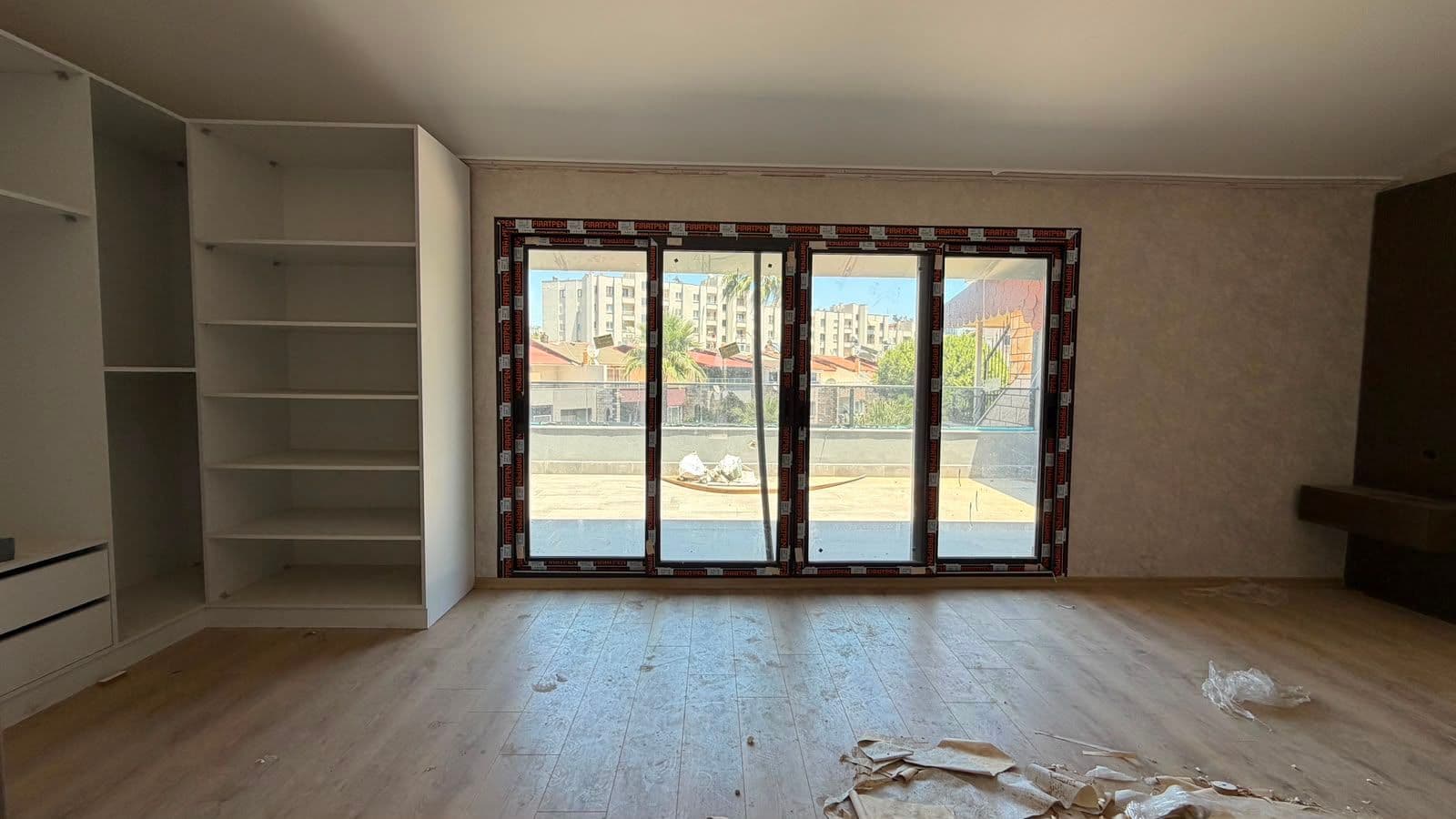 Mersin Davultepe'de Denize Sıfır 7+1 Triplex Villa 31