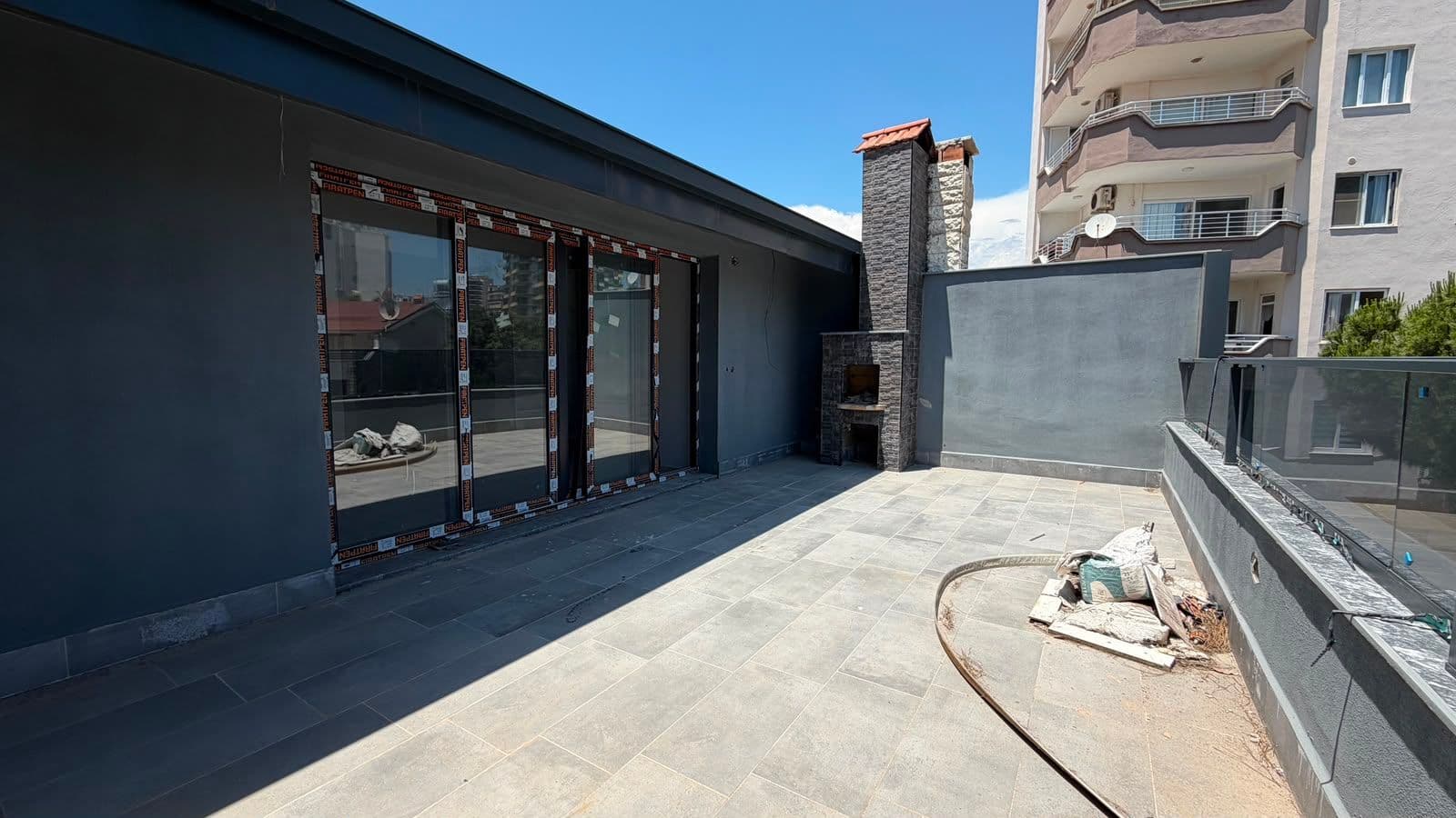 Mersin Davultepe'de Denize Sıfır 7+1 Triplex Villa 44