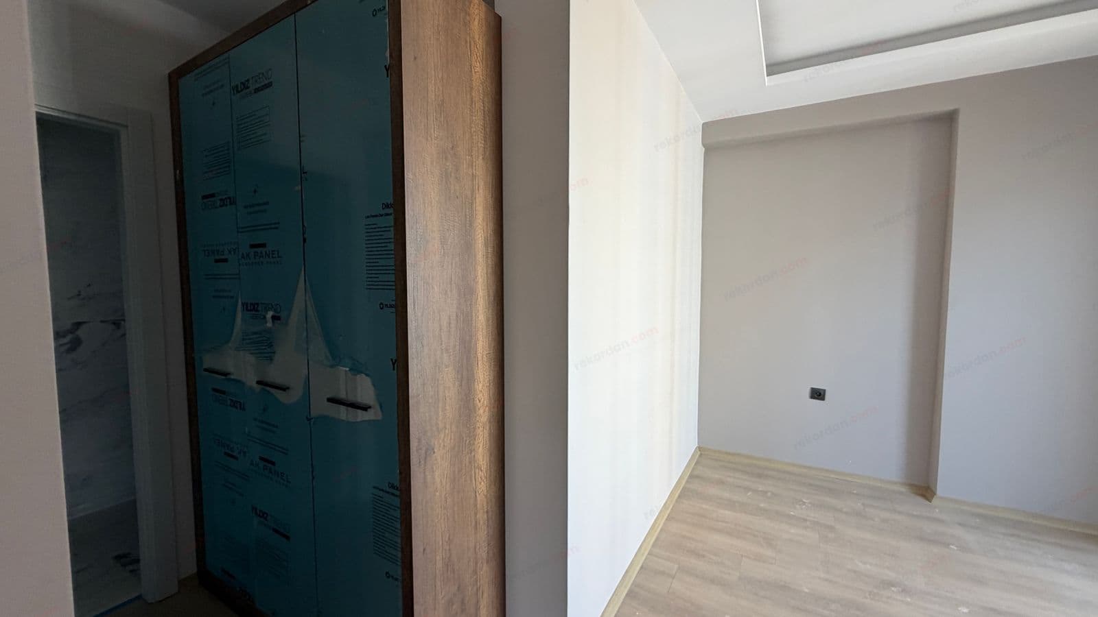 MERSİN TECE’DE DENİZE SADECE 100 METRE – 2+1 SATILIK HAVUZLU DAİRE 11