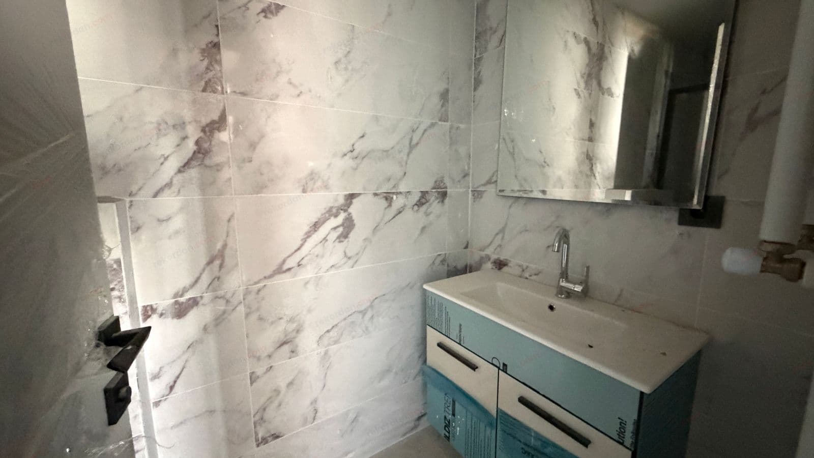MERSİN TECE’DE DENİZE SADECE 100 METRE – 2+1 SATILIK HAVUZLU DAİRE 13