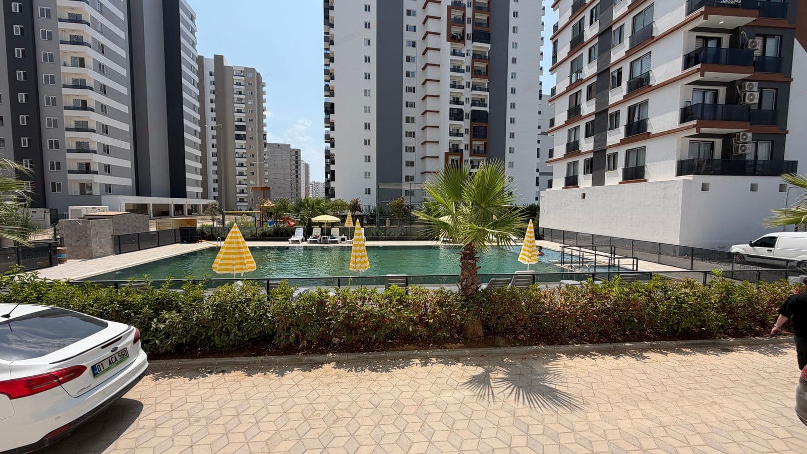 MERSİN, ARPAÇBAHŞİŞ MAHALLESİNDE 1+1 SATILIK HAVUZLU DAİRE 3