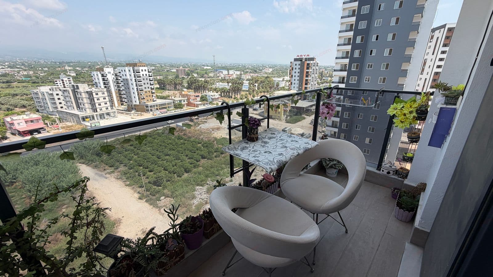 MERSİN, ARPAÇBAHŞİŞ MAHALLESİNDE 1+1 SATILIK HAVUZLU DAİRE 13