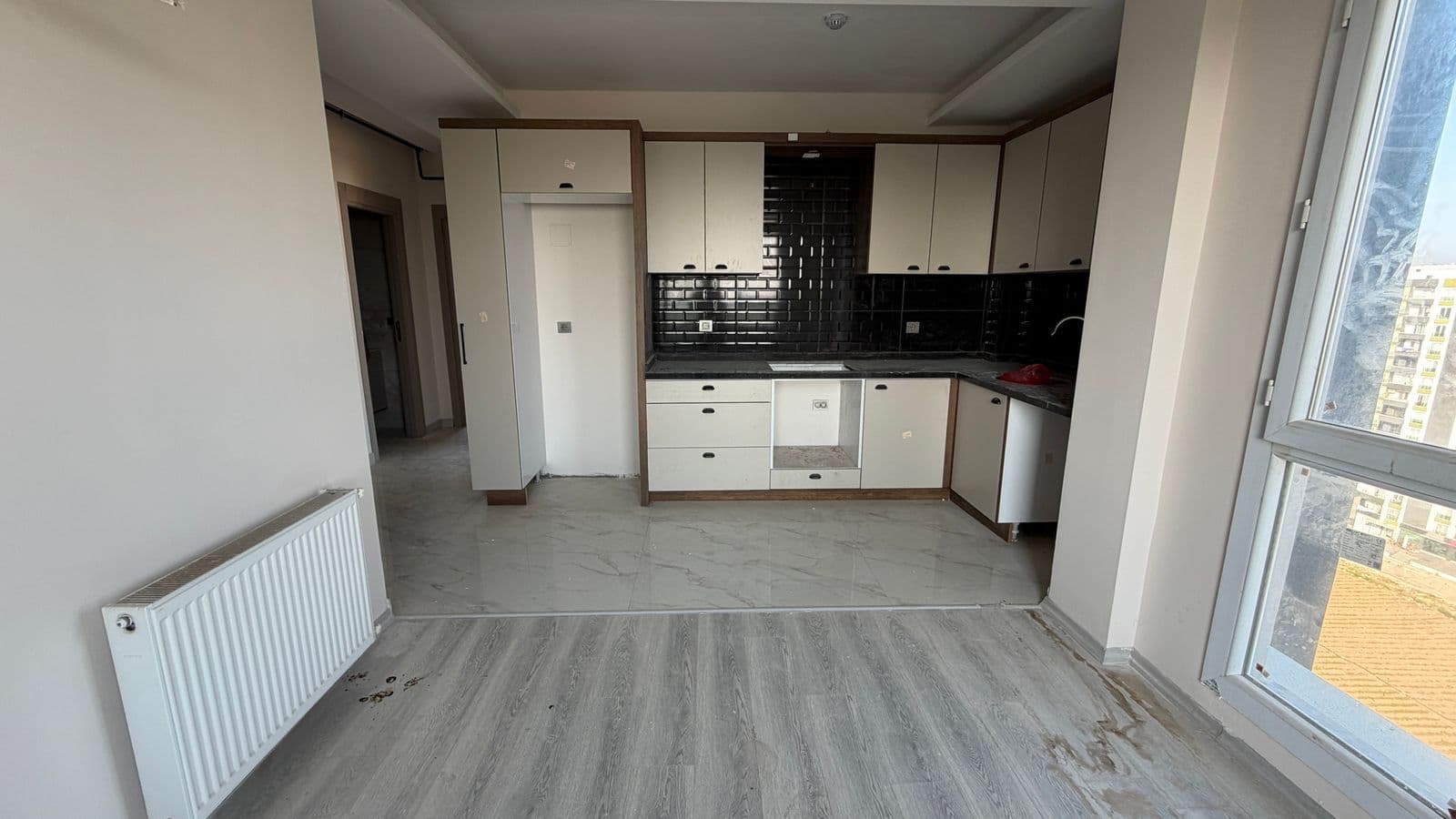 Mersin Tece'de Satılık 2+1 Havuzlu Daire